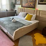 Stylish King Downtown Апартаменты Подгорица