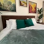 Апартаменты Stylish King Downtown