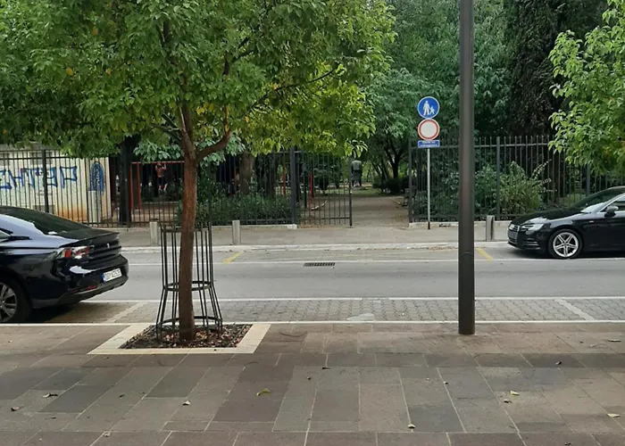 Stylish King Downtown